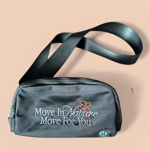 lululemon athletica Green Crossbody Bag Move in Nature Move for You! BNWT